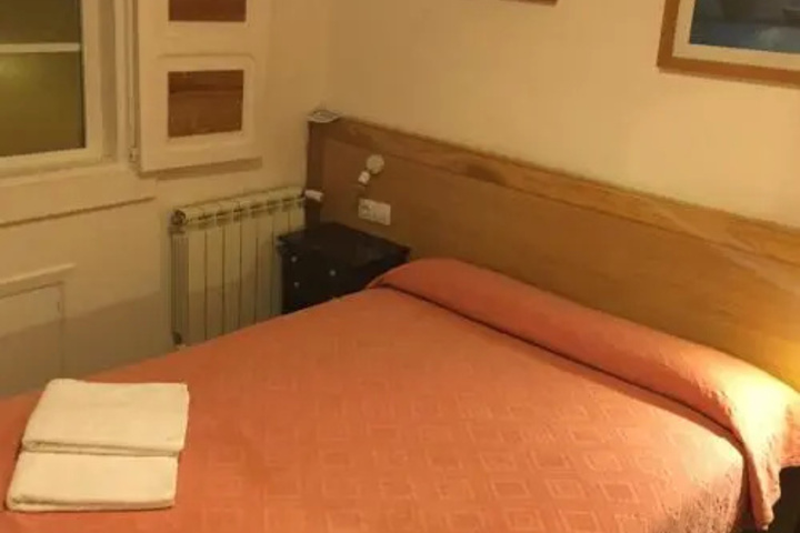 Room 5 of 21