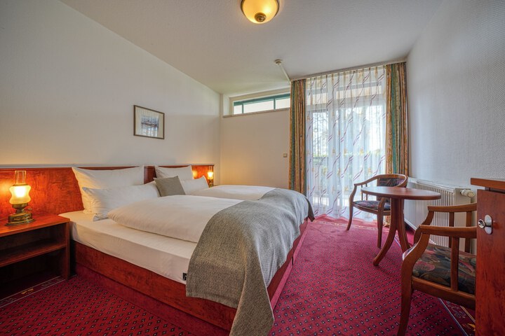 Room 25 of 77