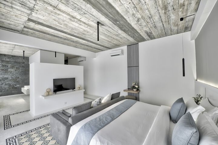 Room 18 of 44