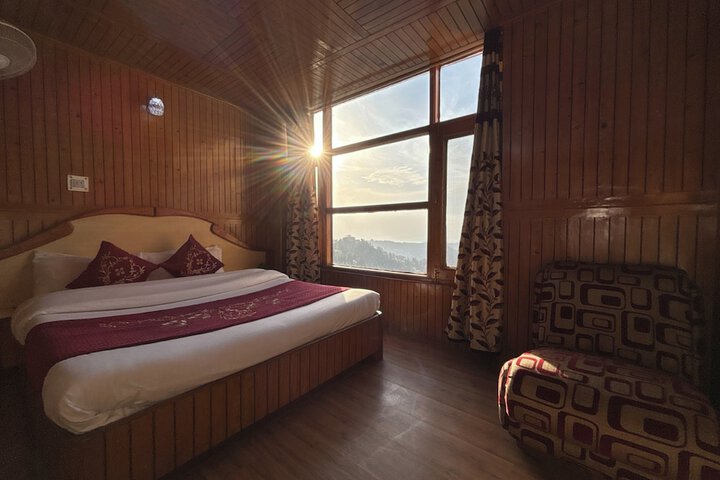 Room 6 of 30