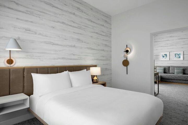 Room 7 of 34
