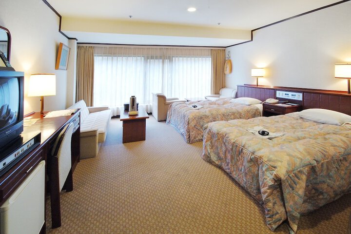 Room 4 of 111