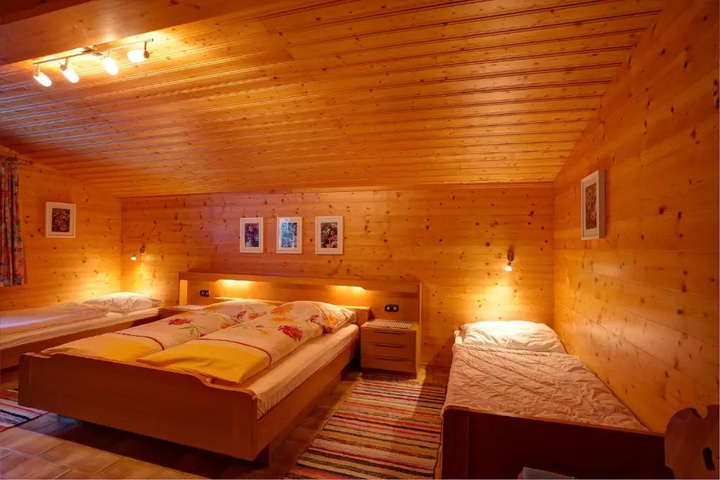 Room 2 of 15