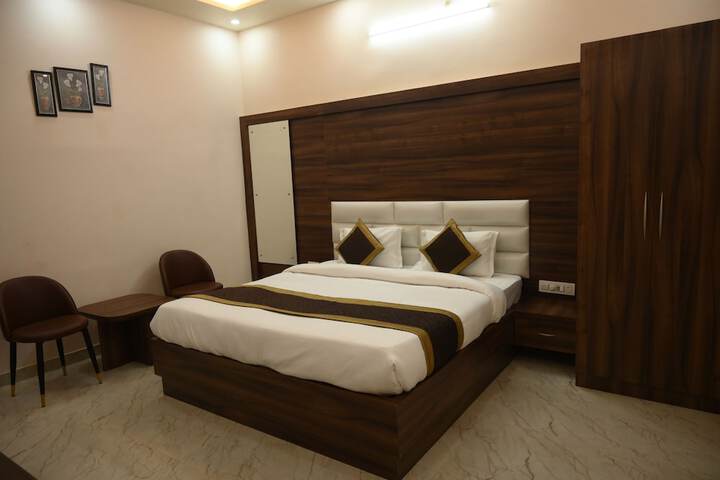 Room 18 of 38