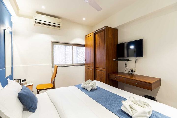 Room 6 of 25