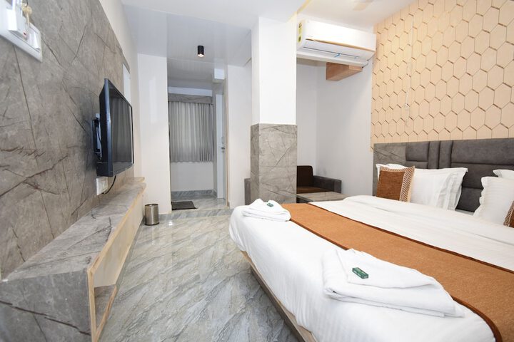 Hotel A1 Vastrapur in Ahmedabad