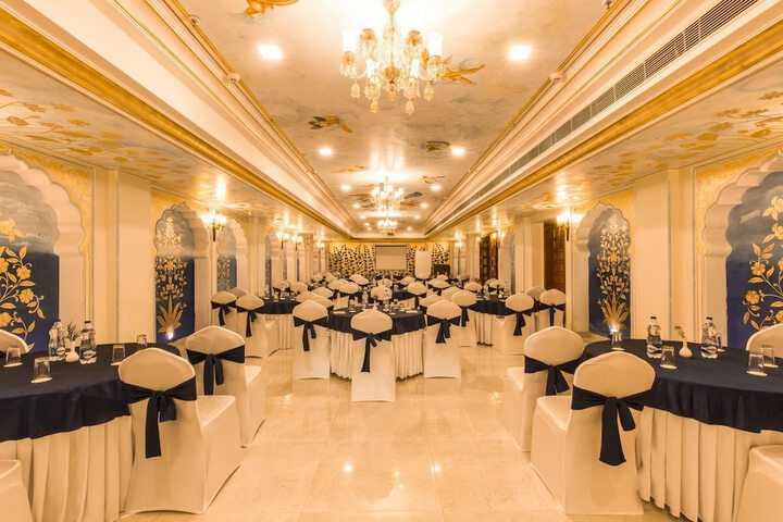 Ballroom/Hall 33 of 56