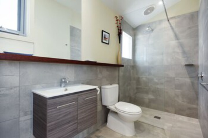 Room 4 of 27