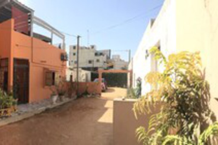 House with 4 Bedrooms in Cambérène with Enclosed Garden and Wifi Near the Beach