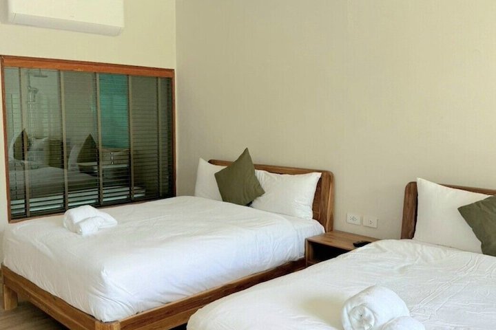 Room 15 of 34