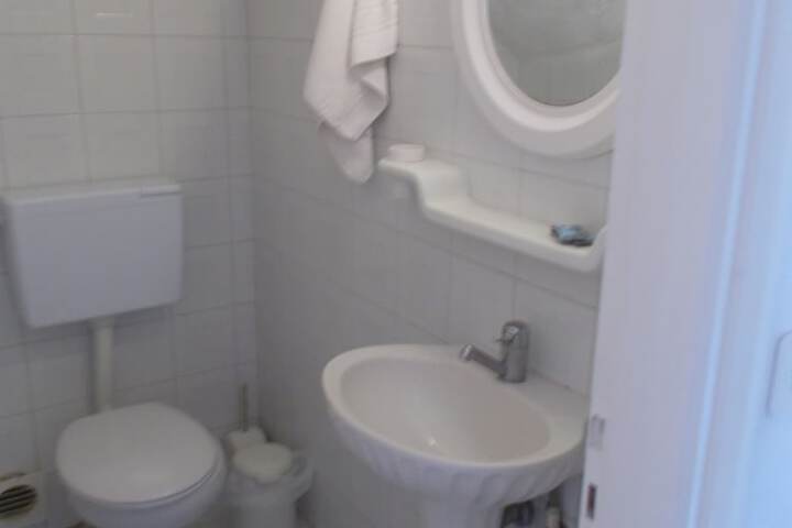 Room 10 of 15