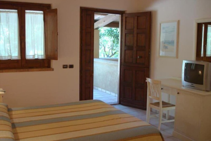 Room 6 of 20