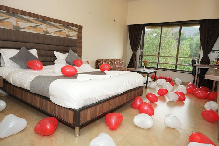 Room 3 of 6