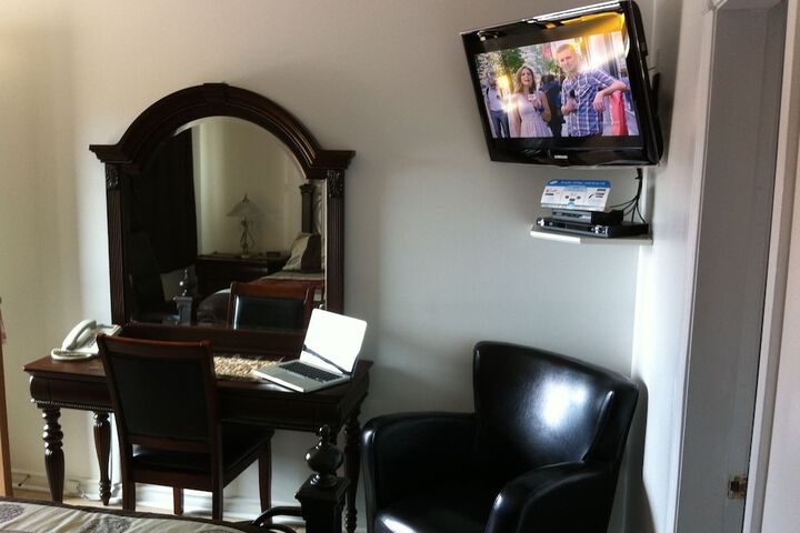 Room 3 of 23