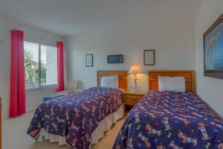 Room 105 of 122
