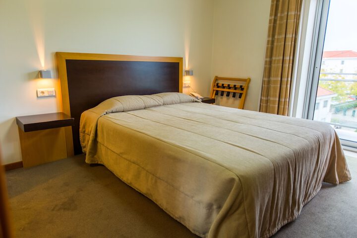 Room 10 of 43