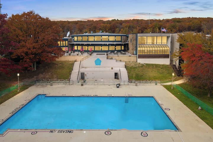 Pool 45 of 59