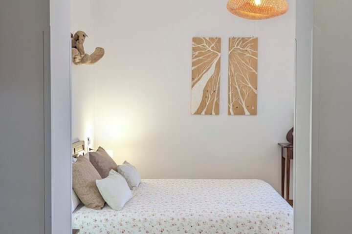 Room 8 of 28