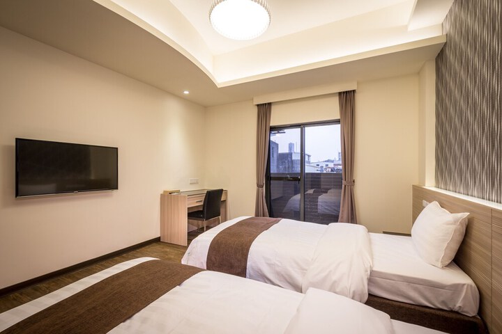 Room 15 of 35