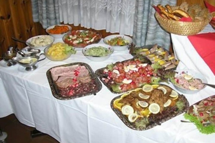 Dining 19 of 26