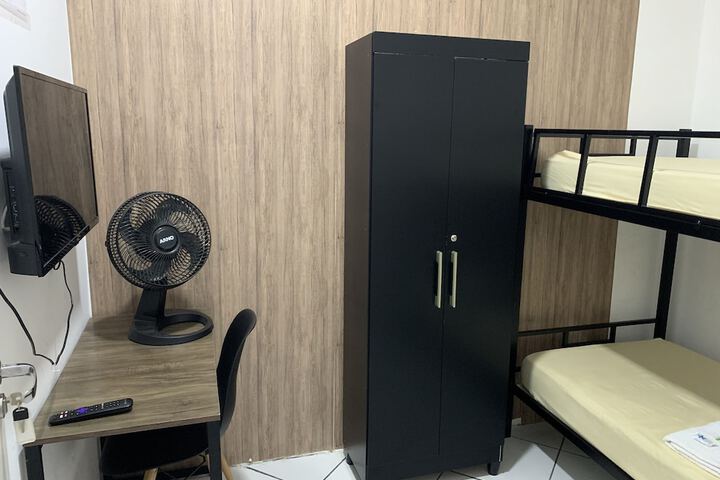 Room 15 of 33