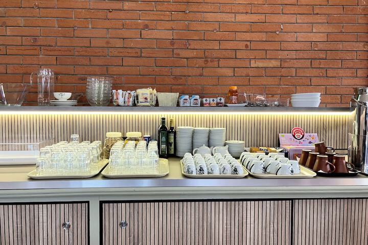 Breakfast/Coffee Service 15 of 23