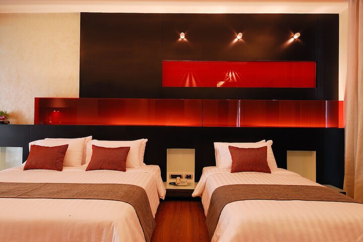 Room 31 of 210