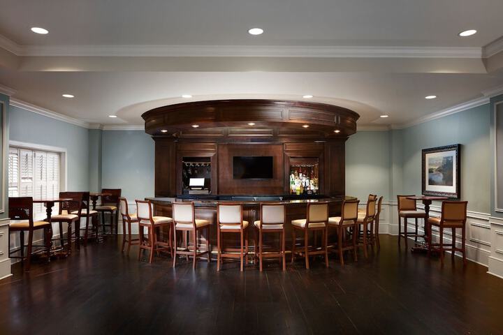 Lobby lounge