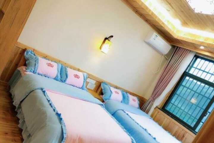 Room 7 of 11