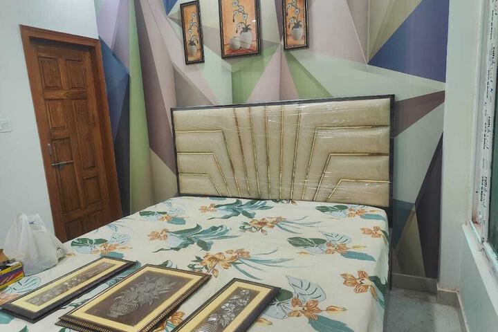 Room 2 of 11