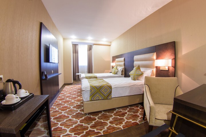 Room 7 of 110