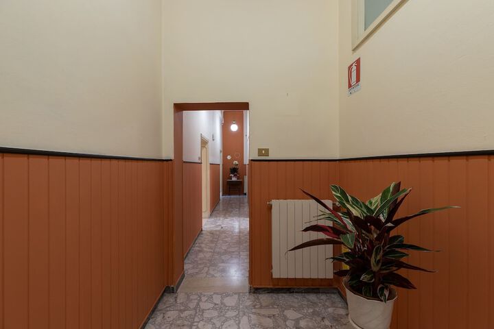 Ballroom/Hall 38 of 50
