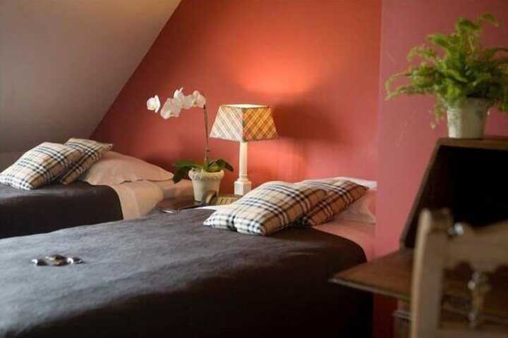 Room 7 of 25