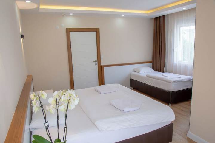 Room 36 of 151
