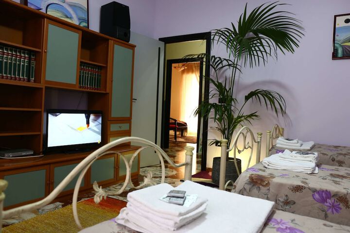 Room 17 of 30