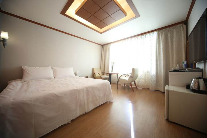 Room 29 of 64