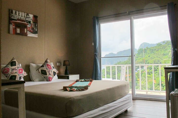 Room 8 of 36