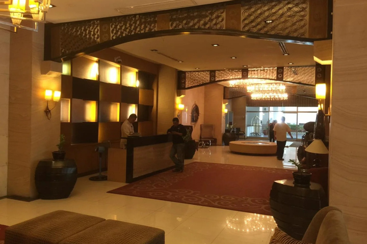 Forbeswood Parklane Suites