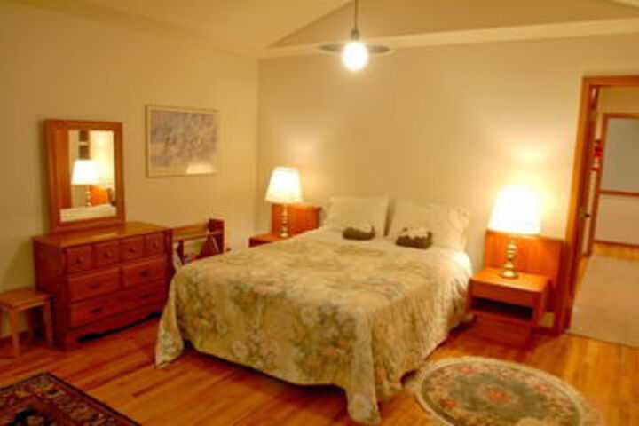 Room 93 of 697