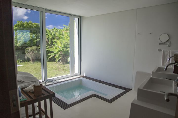 Room 15 of 77