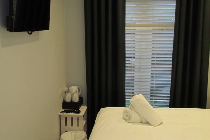 Room 15 of 23