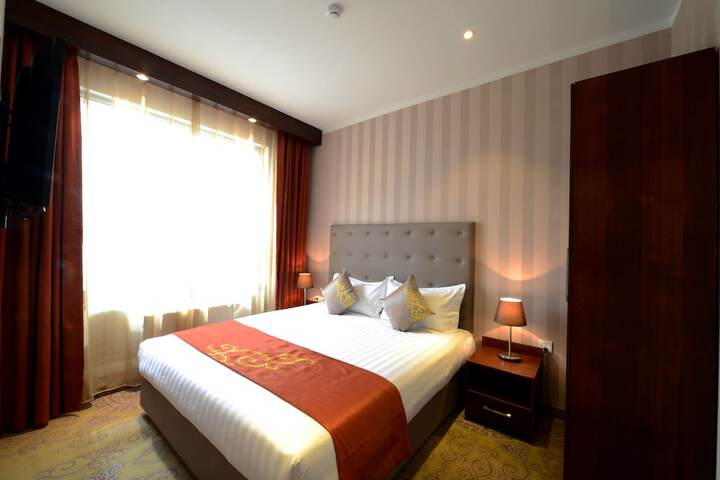 Room 6 of 38