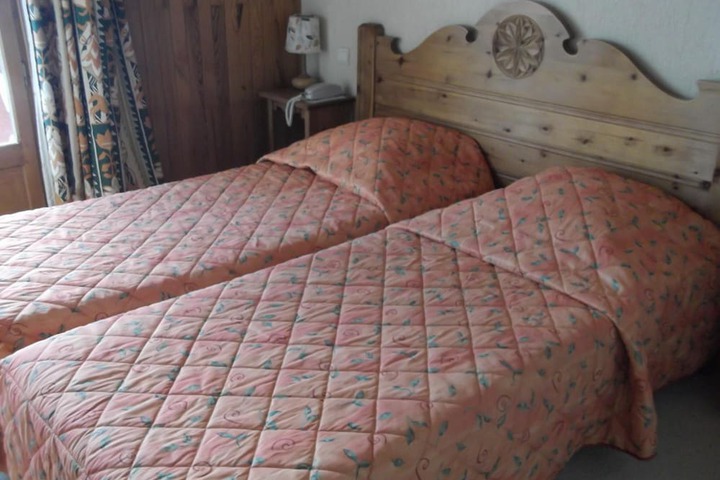 Room 8 of 38