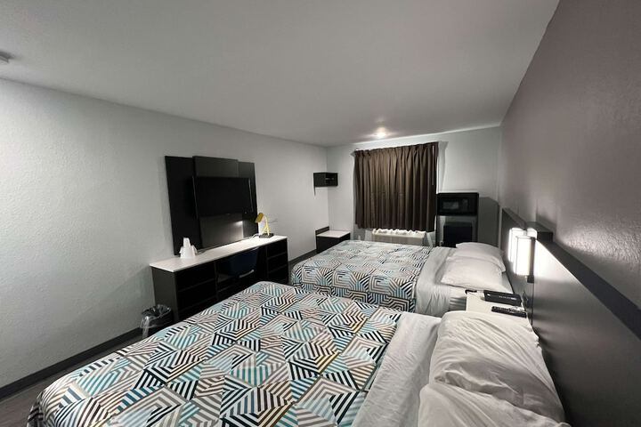 Room 8 of 35
