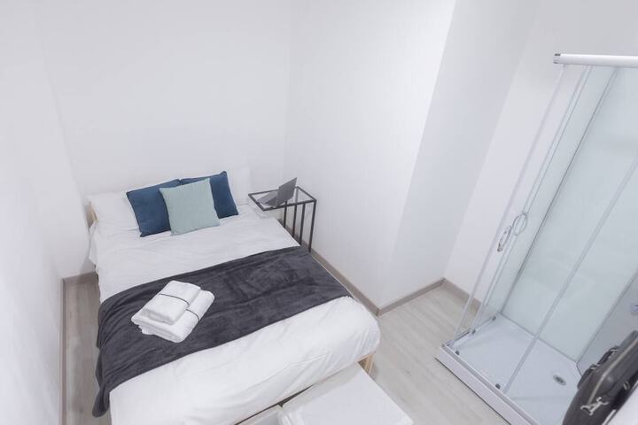 Room 4 of 6