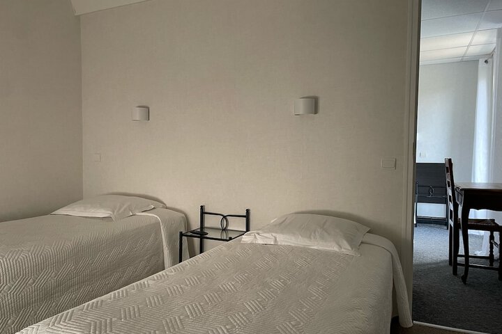 Room 9 of 36
