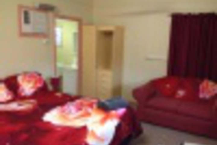 Room 100 of 228
