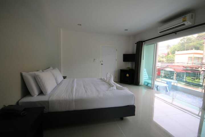 Room 14 of 38