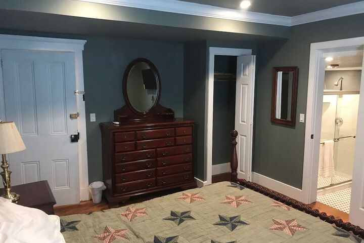Room 10 of 64