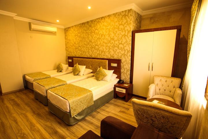 Room 70 of 158